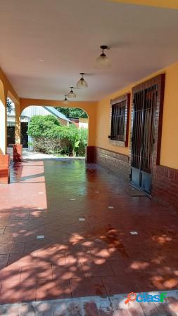 VENTA - Fracción En PILAR Con CASA DE CATEGORÍA