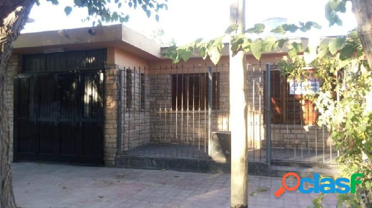 Vendo hermosa casa en Guaymallen calle Mathus Hoyos 43