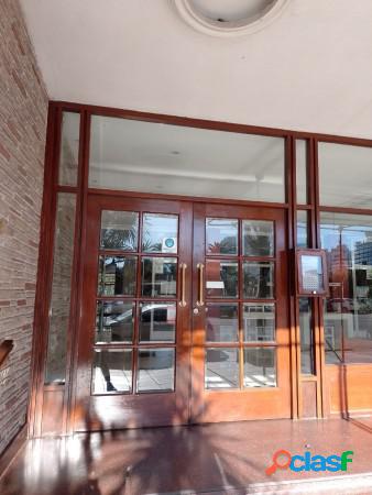 Venta de departamento 2 AMBIENTES, con cochera