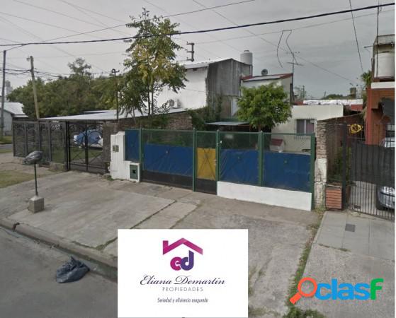 CASA DE 3 AMBIENTES EN VENTA EN LANÚS