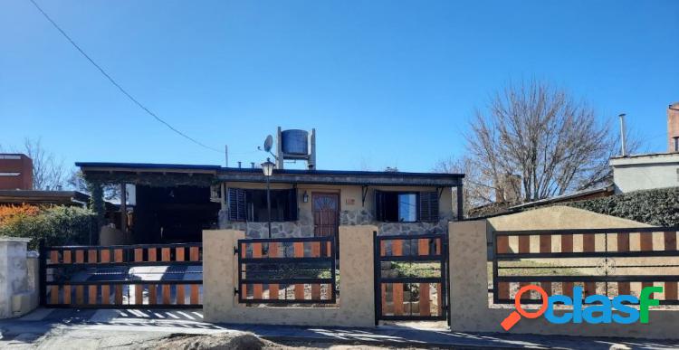 CASA EN B° LA HUNGRÍA-SANTA ROSA DE CALAMUCHITA