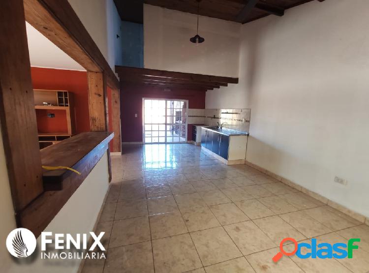 CF928 - CASA EN VENTA. Z/ CALLE 180 Y 213.