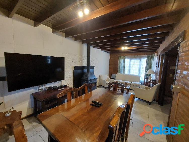 CHALET EN VENTA. 4 AMBIENTES. VILLA PRIMERA