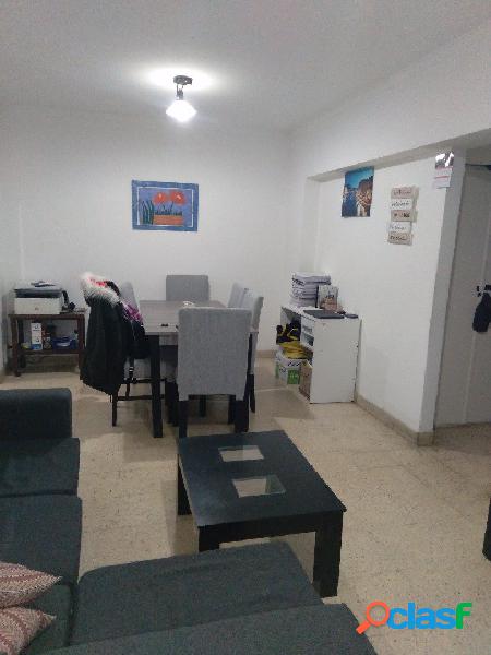 DEPARTAMENTO 2 AMB. A LA CALLE