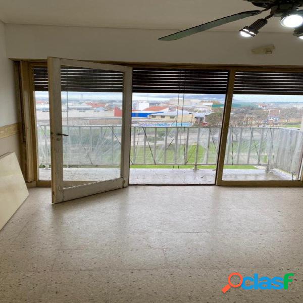 DEPARTAMENTO 3 ambientes todo externo con balcon