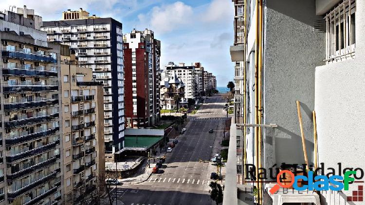 DEPARTAMENTO DE 3 AMBIENTES CON BALCÓN A 100 METROS DEL MAR