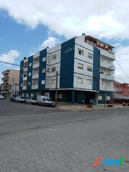 Departamento al frente con Vista al Mar