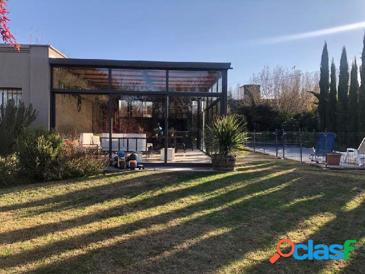 EXCELENTE CASA EN CHACRAS DE CORIA