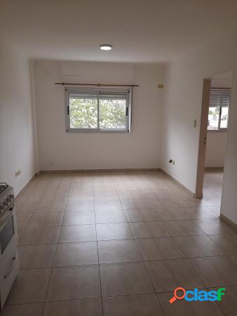 En venta amplio departamento de 1 dormitorio