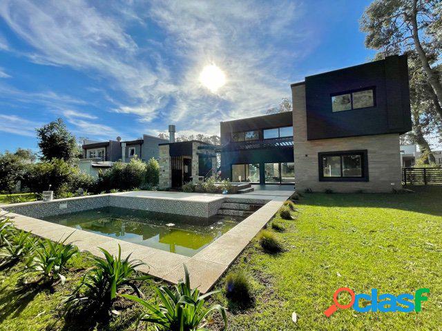 Excelente chalet a estrenar, con detalles de categoría