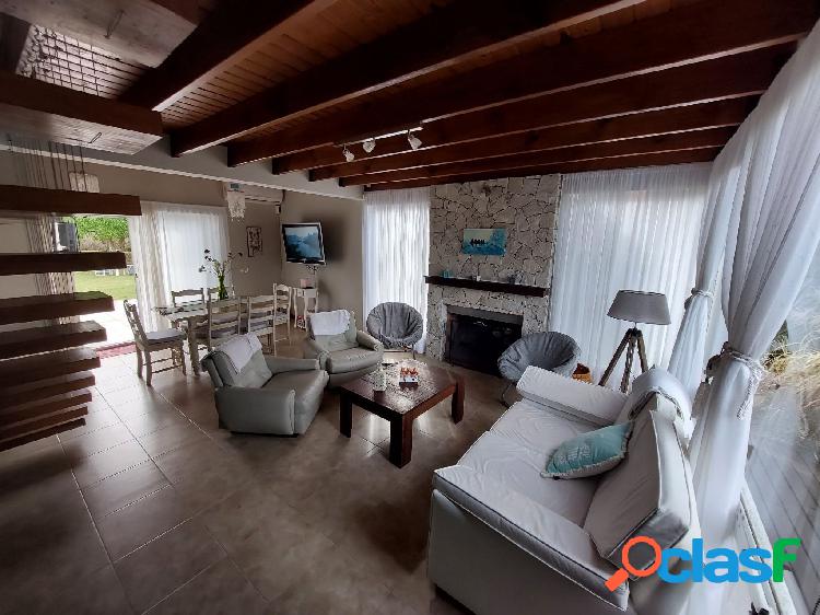 Mar de las Pampas, Chalet de 3 ambientes con amplio parque