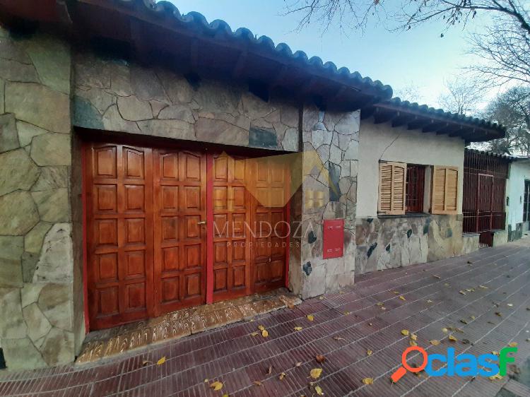 VENTA DE CASA EN LA 6ta SECCION DE LA CIUDAD DE MENDOZA