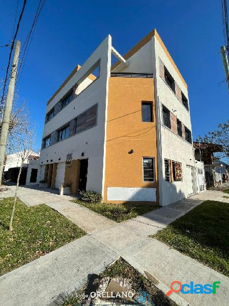 VENTA PH TIPO DUPLEX 2 AMBIENTES CON COCHERA A ESTRENAR EN