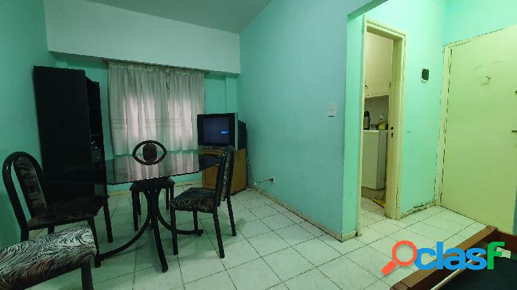 Venta - Departamento dos ambientes contrafrente - Av Colon