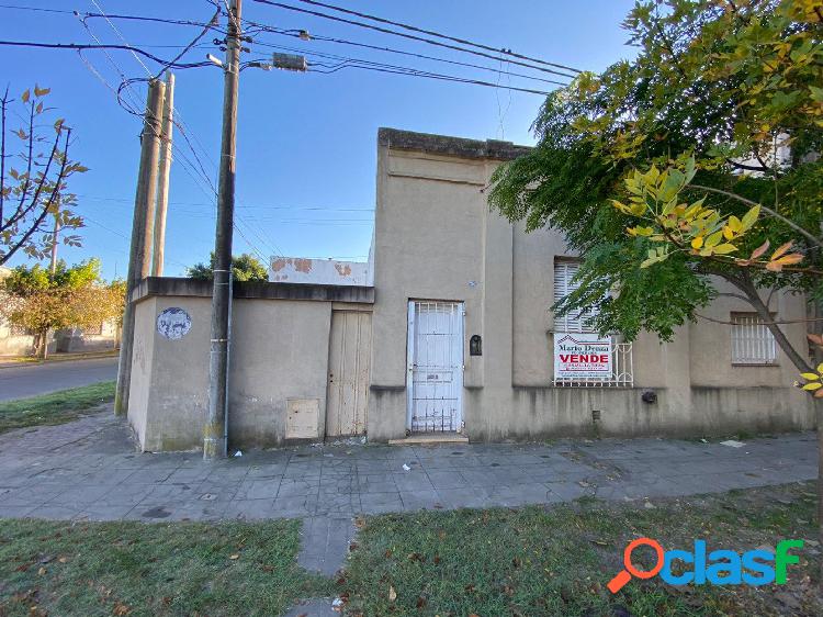 Venta de excelente Esquina! Av. 40 esquina 33