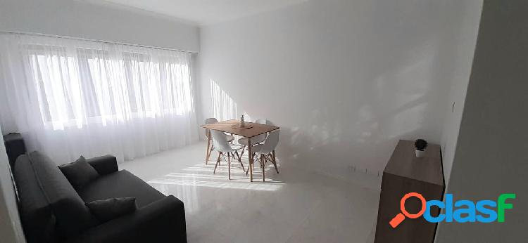 Venta departamento 2 ambientes a la calle con dependencia