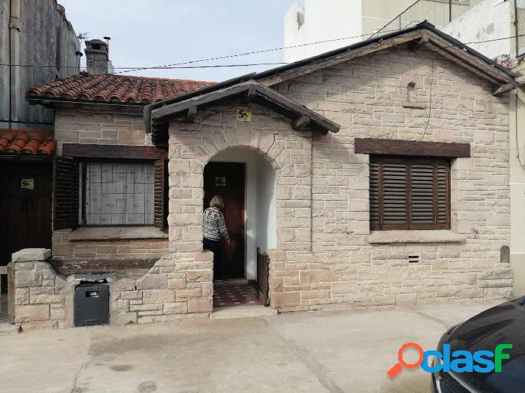 venta de lote con chalet 3 ambientes. ideal inversor TOMO