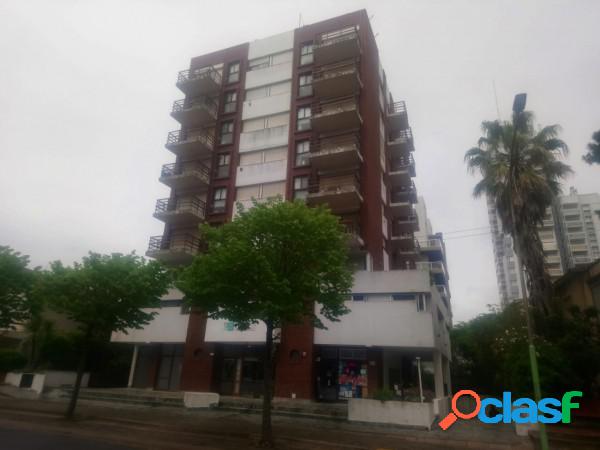 DEPARATAMENTO EN VENTA CENTRO DE PINAMAR, 4 AMBIENTES CON