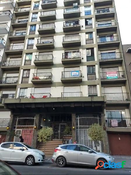 DEPTO DE 3 AMB A LA CALLE DE 62M2 CON COCHERA