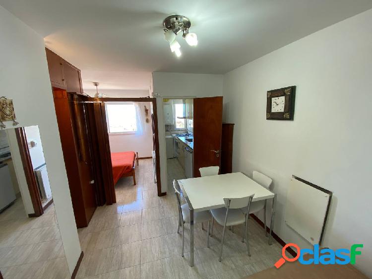 Venta departamento 1 1/2 amb lateral con vista al mar