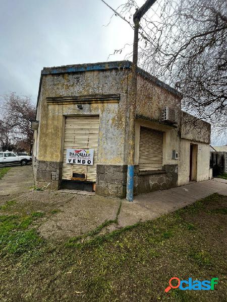 Casa con Local a reciclar.