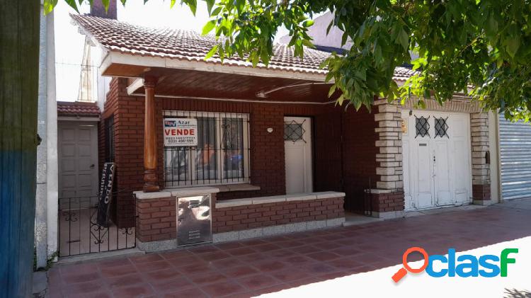 VENTA- PERMUTA chalet valor lote sobre Av. Colon