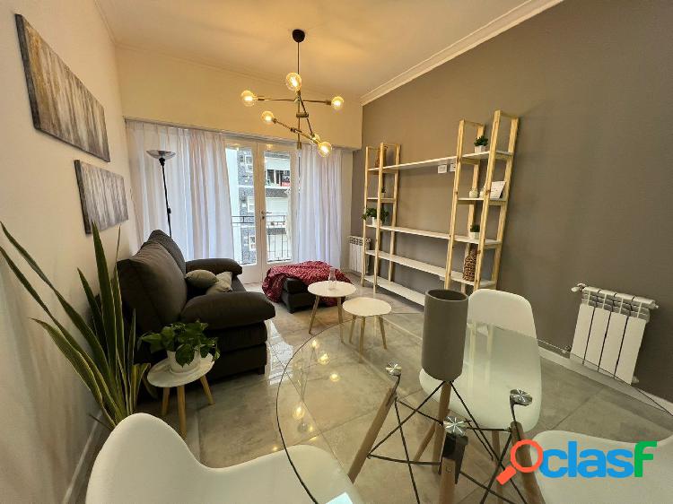 Venta departamento a la calle con balcón. 2 amb. con