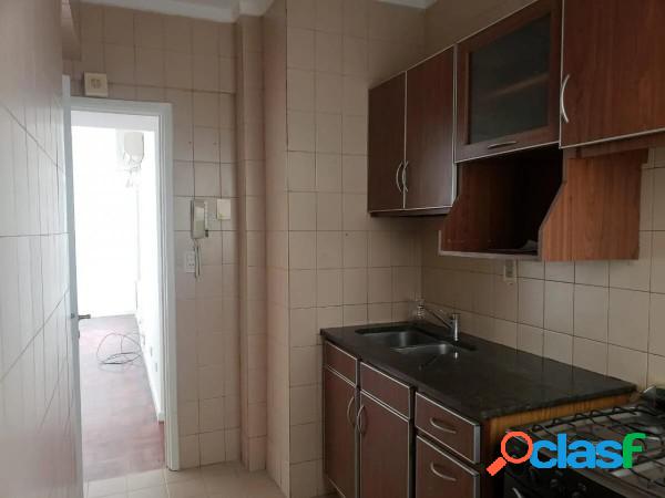 ARENALES 3500, VENTA SEMI-PISO TRES AMBIENTES