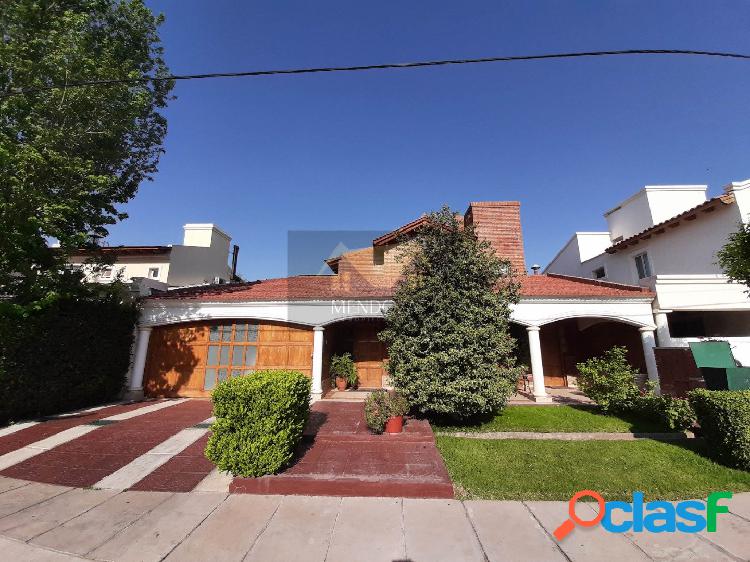 MENDOZA PROPIEDADES VENDE CASA EN BARRIO PRIVADO PALMARES,