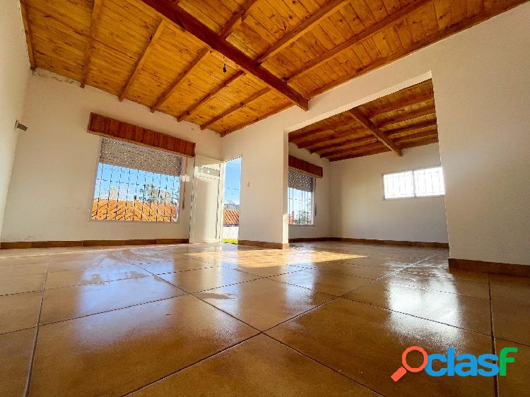 VENTA Casa 3 ambientes SAN JACINTO con jardin a estrenar