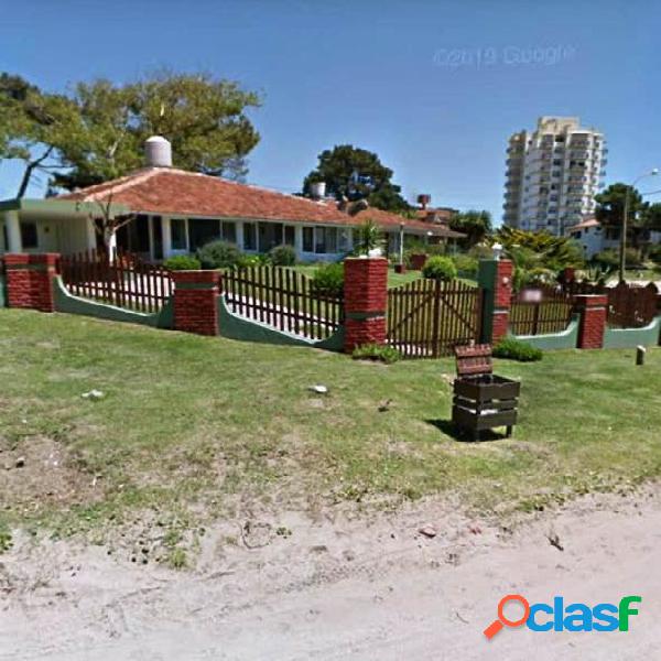 Venta Amplio Chalet 4 Amb, A 100 Mts Del Mar,todos Los