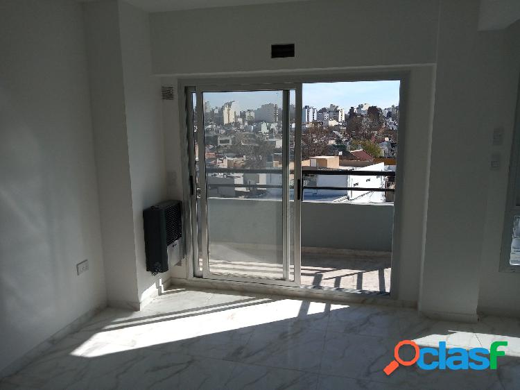 1 Ambientes y medio con Balcon a Estrenar Chiclana 3200