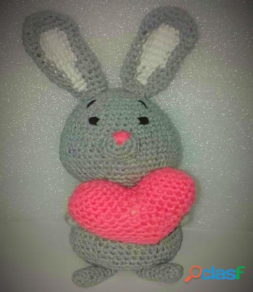 Amigurumi Conejo. Tejido A Crochet. Totalmente artesanal.