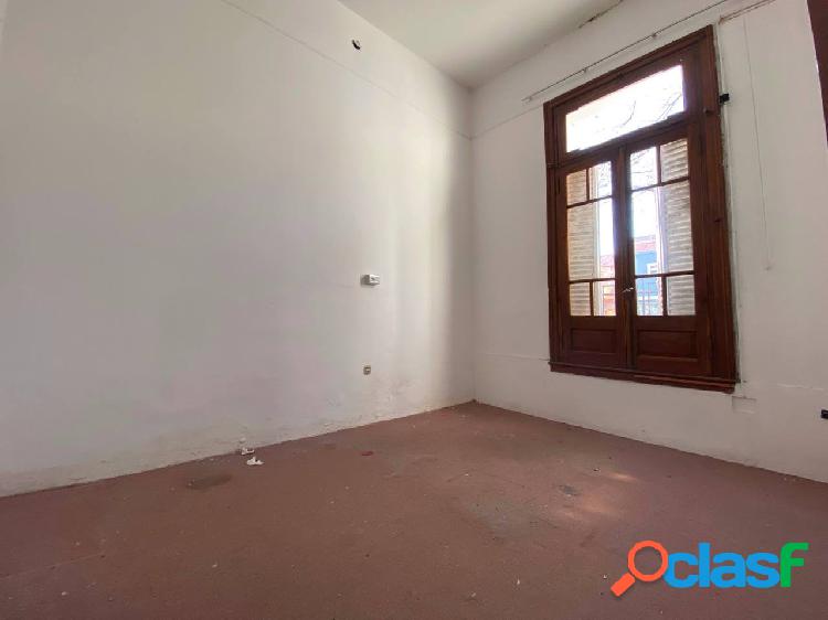 Casa para uso comercial en Alquiler - Dorrego al 400