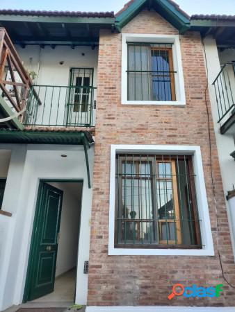 VENTA DE TRIPLEX EN BELLA VISTA