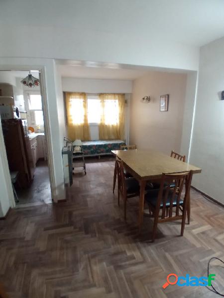 VENTA DOS AMBIENTES A LA CALLE SANTIAGO Y BOLIVAR