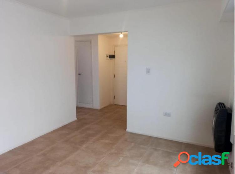 Departamento de 2 ambientes-Plaza Rocha