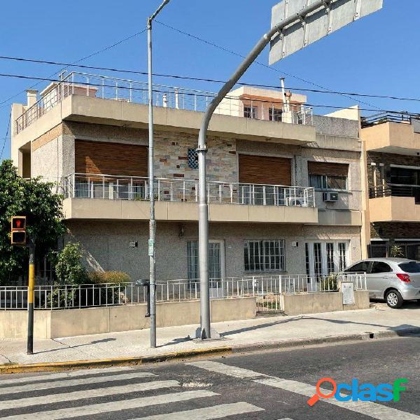 VENTA. Casa 4 ambientes. Lote 200m2. VILLA LUGANO.