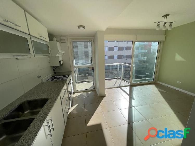 Venta Departamento Semi Piso 2 Ambiente Cochera La Perla