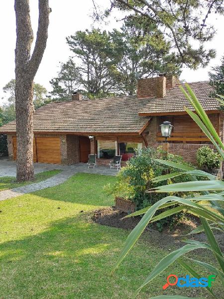 CASA 4 DORMITORIOS 2 BAÑOS PINAMAR