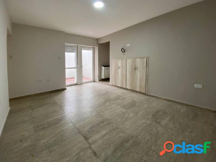 Departamento en Alquiler - Zelarrayán al 900