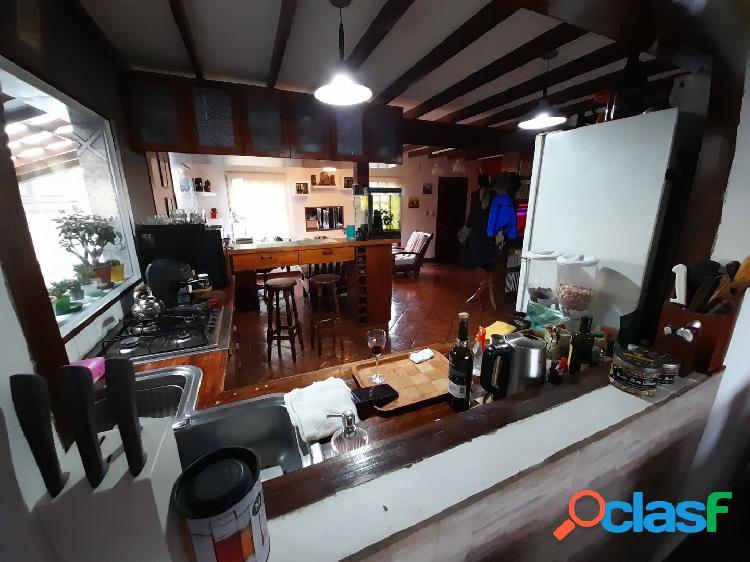 Venta Chalet - 5 ambientes - Chubut 3000