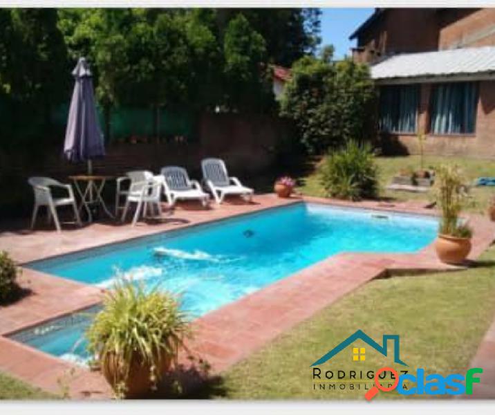 CASA CON PISCINA