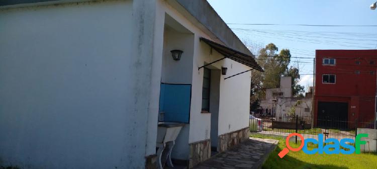 Importante casa en gran lote