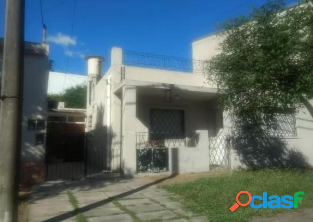 VENTA LOTE CON DOS CASA A RECICLAR EN VILLA LUZURIAGA