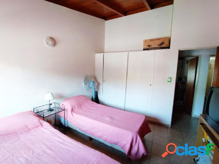 Vende 3 dorm, 2 baños Buitrago 7100 excelente ubicación.