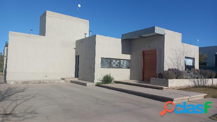 Venta casa en barrio privado Liceo Country II