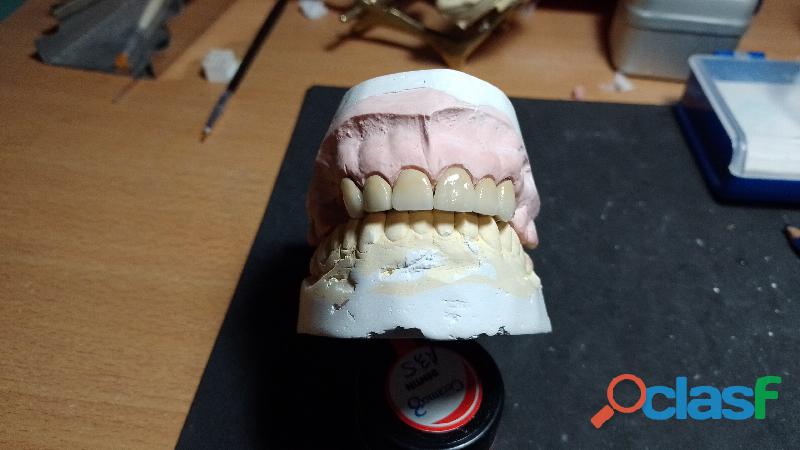 Técnico prótesista dental