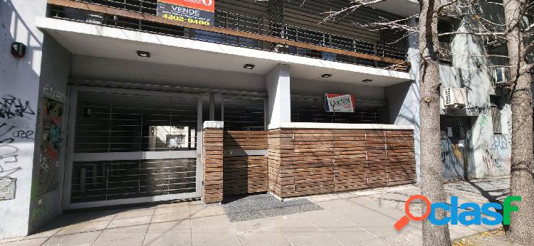 Depto de 2 ambientes con detalles de categoría en Banfield