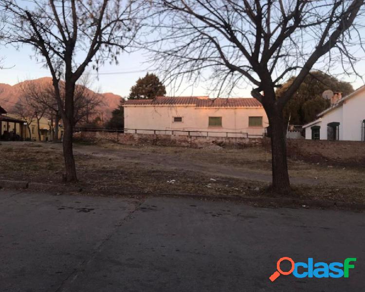 LOTE EN LA CIUDAD DE CAPILLA DEL MONTE, 1 CUADRA DE LA PLAZA